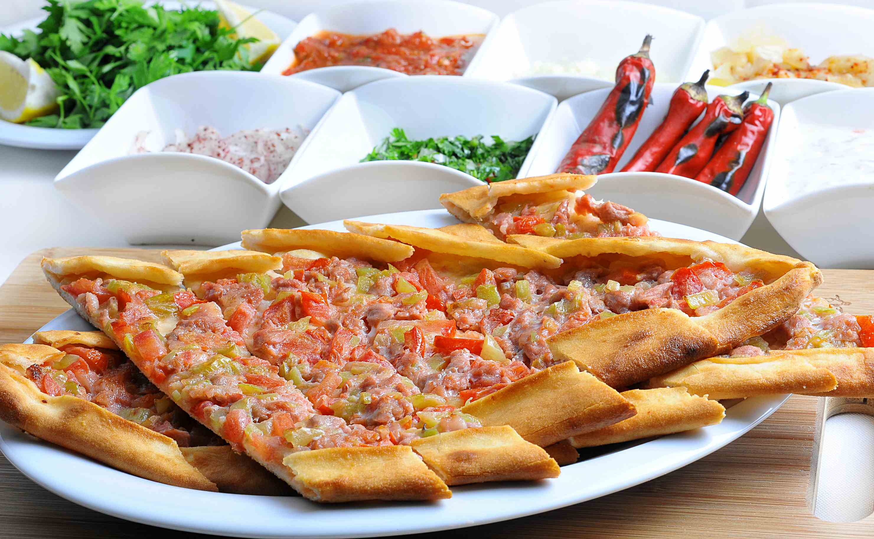 Mevlüt Etli Kuşbaşılı Pidesi